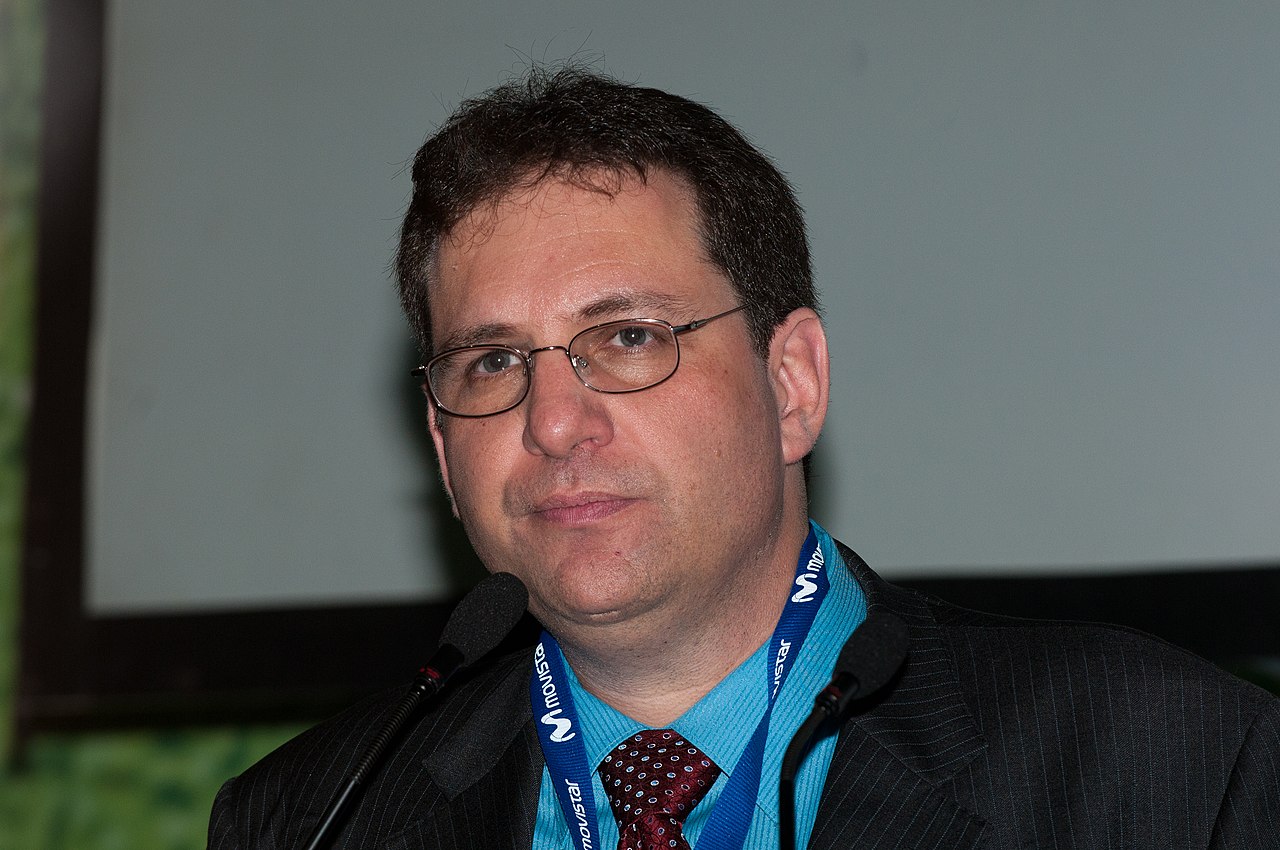 Kevin_Mitnick_ex_hacker_y_ahora_famoso_consultor_en_redes_en_Campus_Party_México_2010